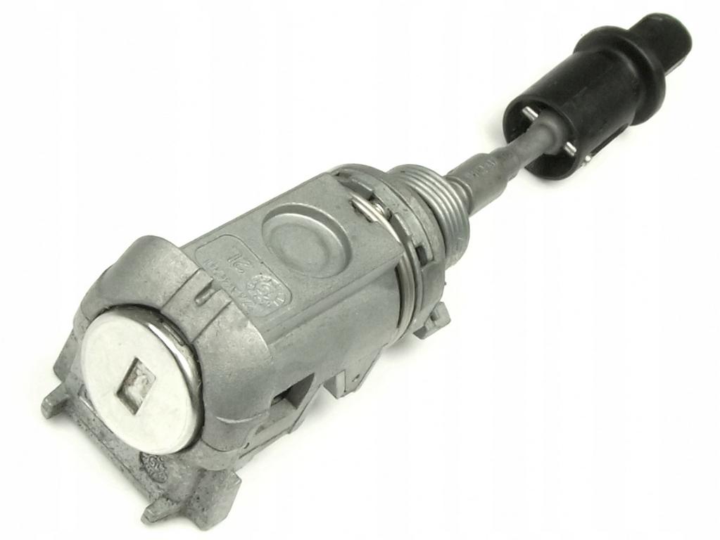 Audi Q7 4M вставка замка 4M1837167A 4M2837168A