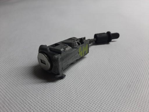 4M1/2 837 - AUDI Q7 OE 4M1 / 2837167 / 8A вставка замка ліва=права