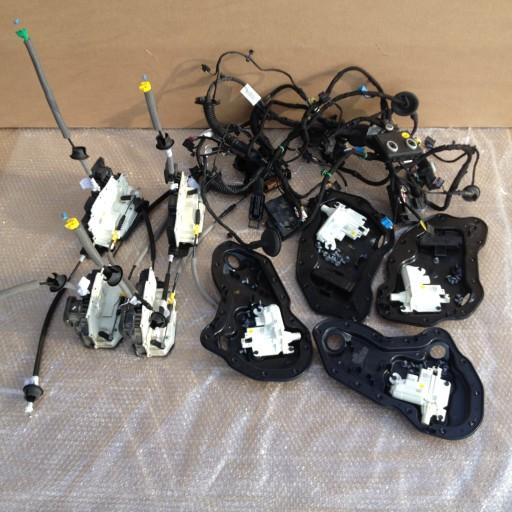 AUDI Q7 SQ7 4M дверні стяжки закриття монтаж