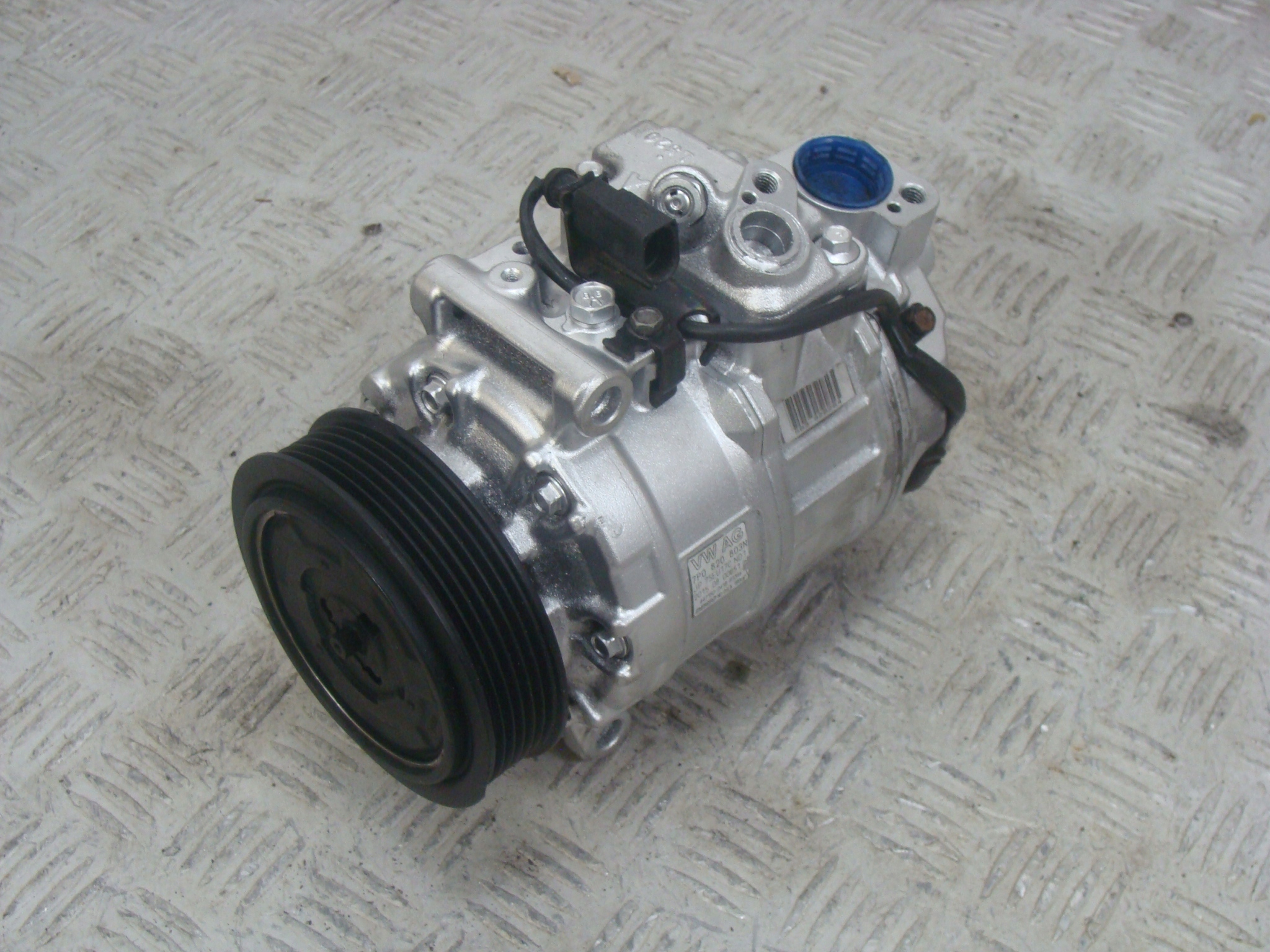 7P0820803N - AUDI Q7 TOUAREG II 3.0 TDI компрессор кондиционера