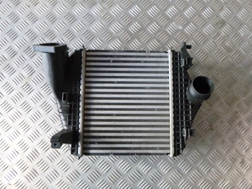 AUDI Q8 RS, URUS ВОЗДУШНЫЙ ОХЛАДИТЕЛЬ ЛЕВЫЙ