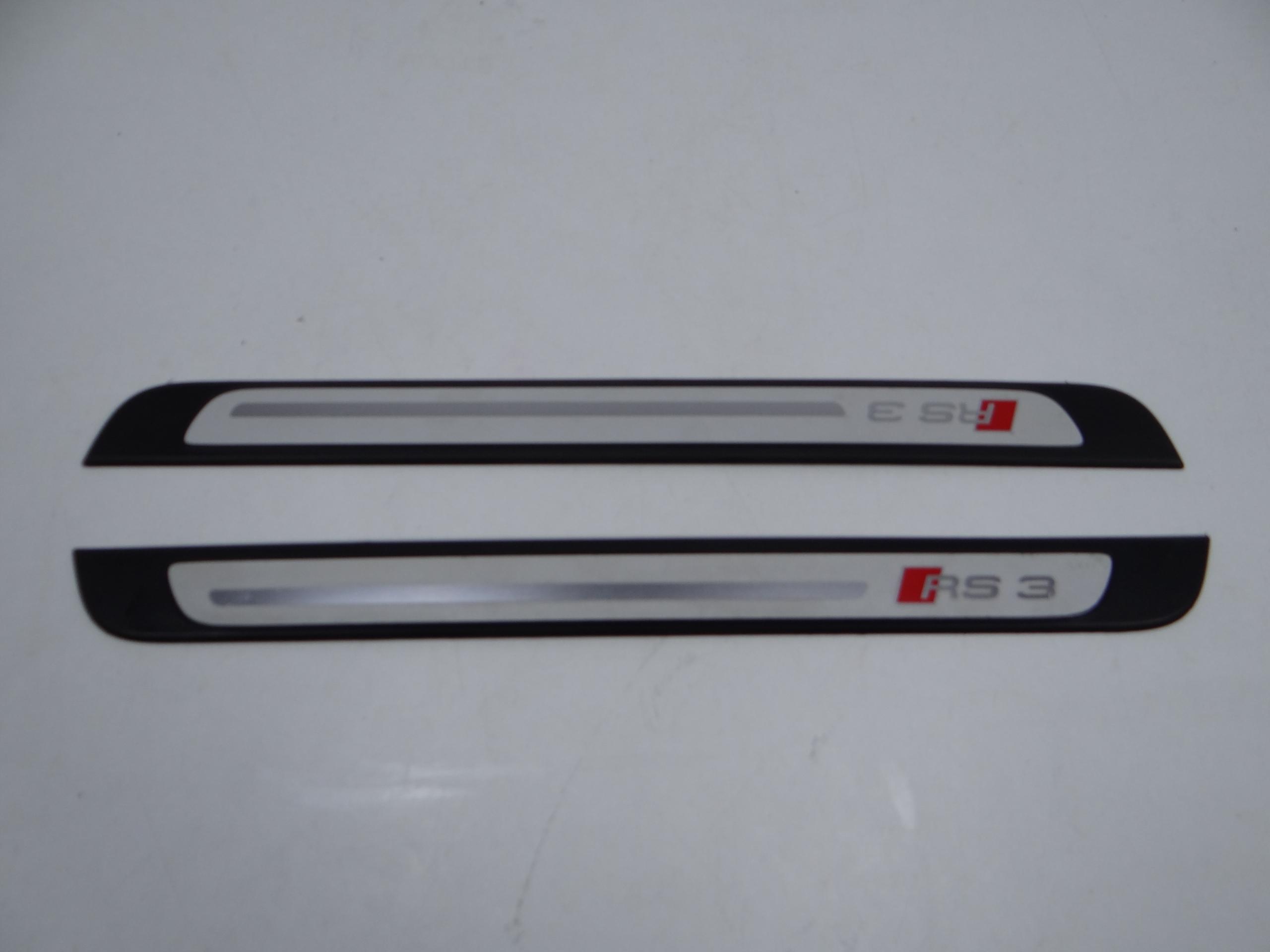 8V4853491A 8V4853491D - AUDI RS3 8V НАКЛАДКИ НА БОКОВЫЕ ЮБКИ 8V4853491B