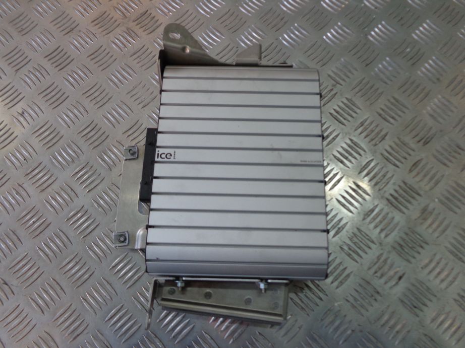 AUDI S8 D3 усилитель BANG & OLUFSEN