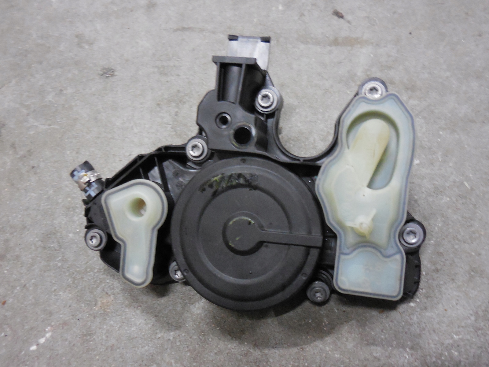 AUDI VW МАСЛЯНЫЙ СЕПАРАТОР 06K103495AS 06K103495AG