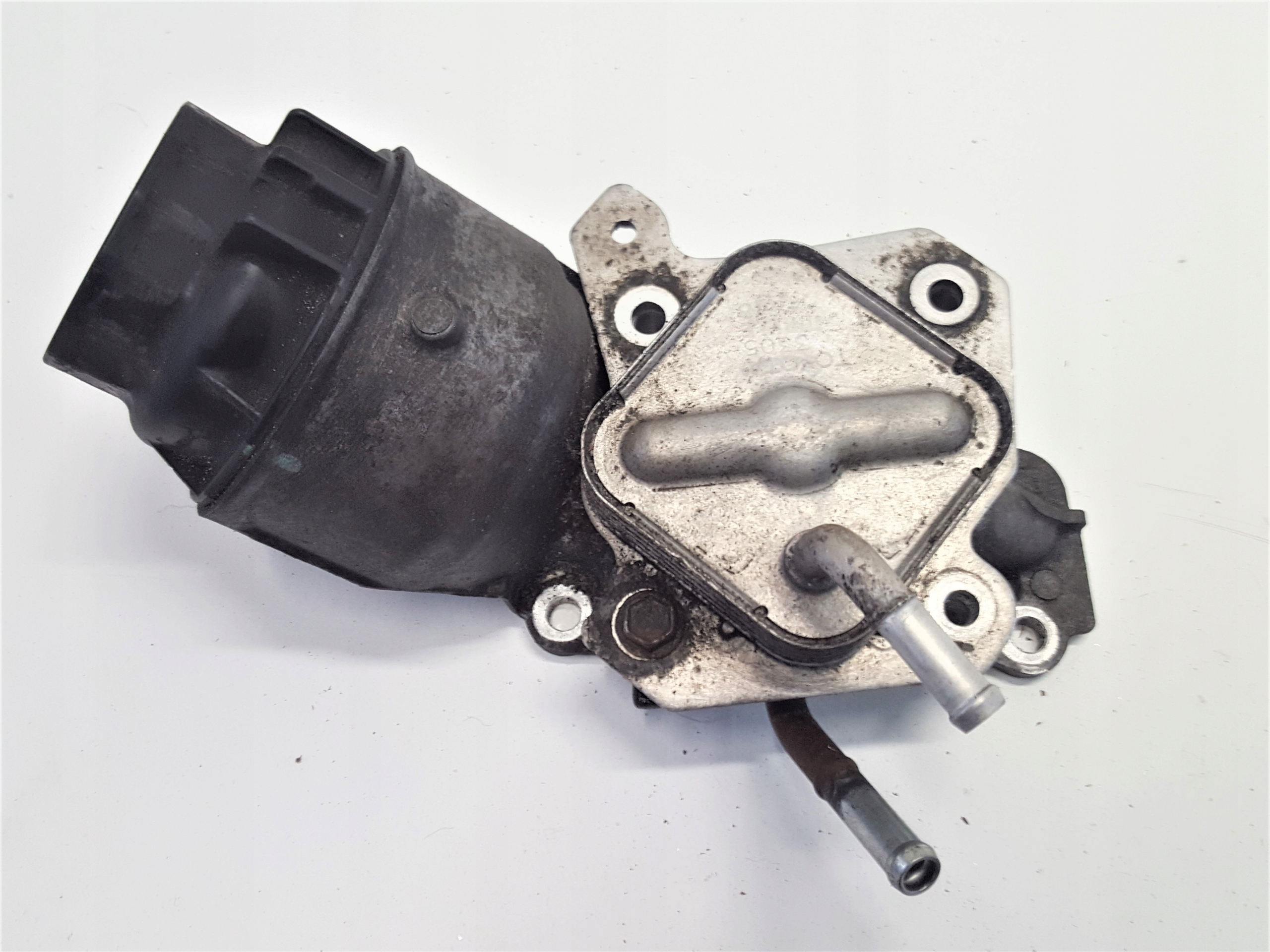 AURIS II 1.4 D4d корпус масляного фильтра радиатор