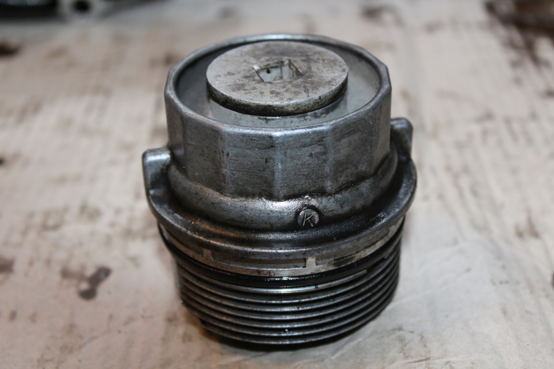 AURIS YARIS II 1.33 VVTI КОРПУС МАСЛЯНОГО ФИЛЬТРА