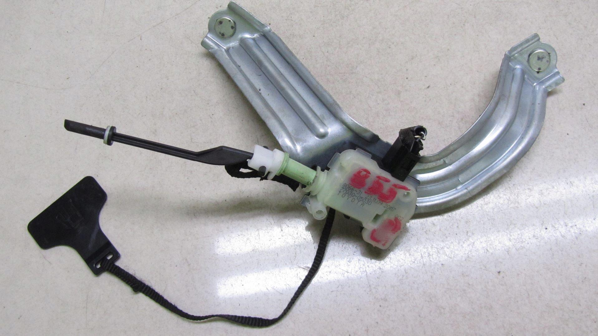 029/855 - AVENSIS T27 топливный клапан привода 77030-05030