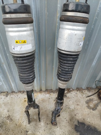 Амортизатор пневматичного амортизатора Jeep Cherokee 68080195ab