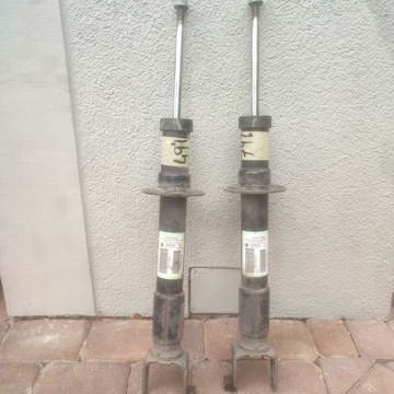 Передние амортизаторы Sachs на Dodge Challenger.