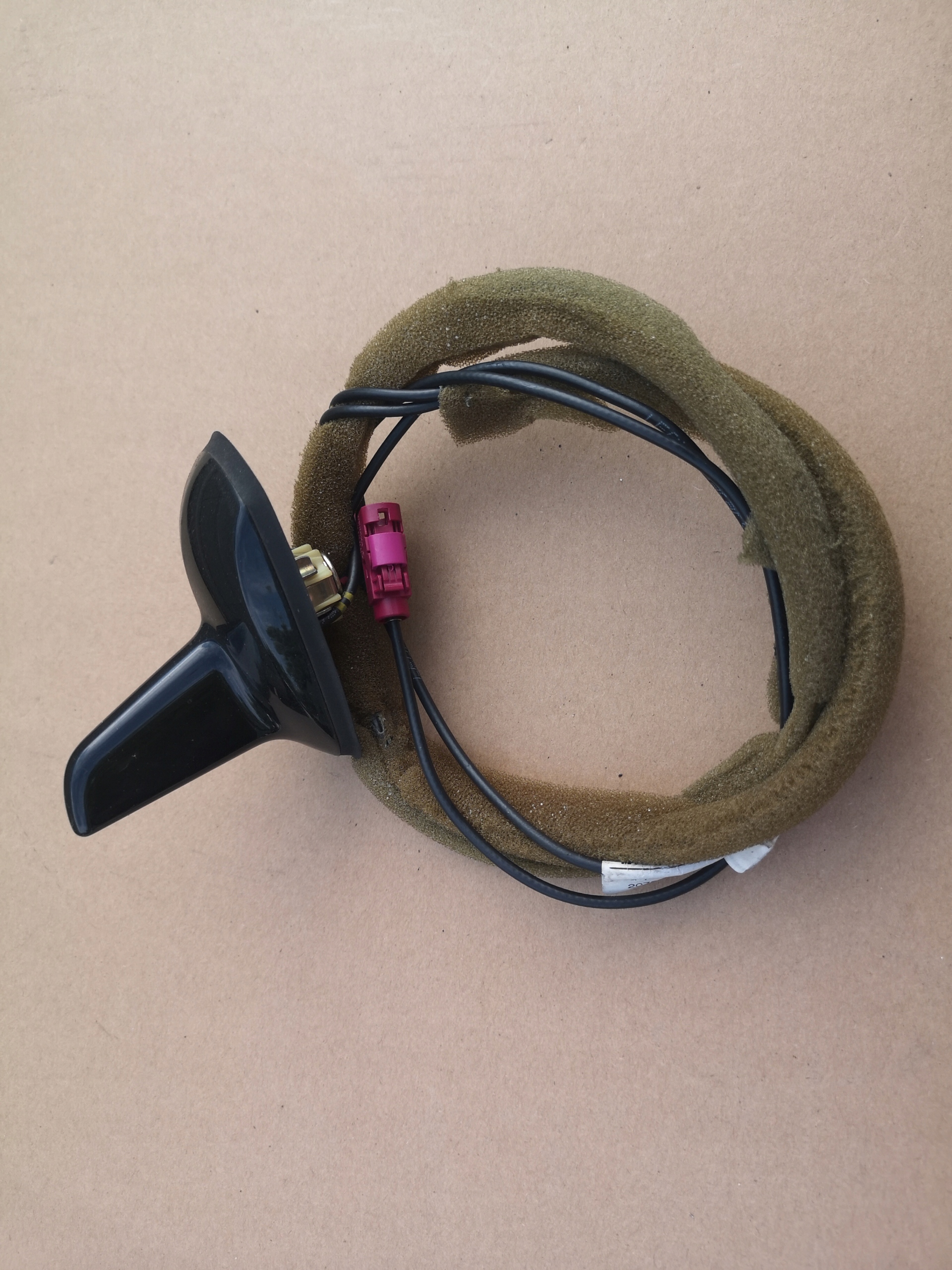 2079058602 - Антенна на крышу Mercedes W204 coupe W207