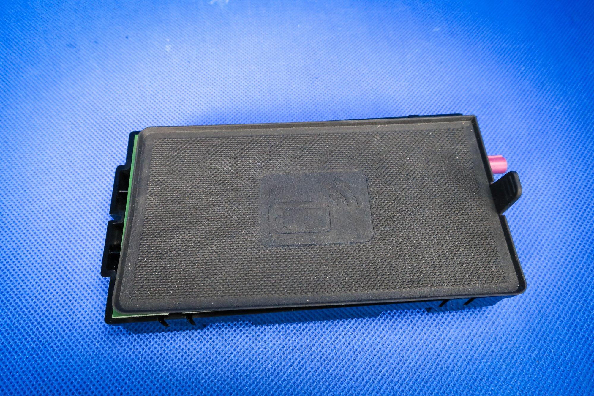 Антена для підключення телефону Audi A6 A7 Lift 4g0035502