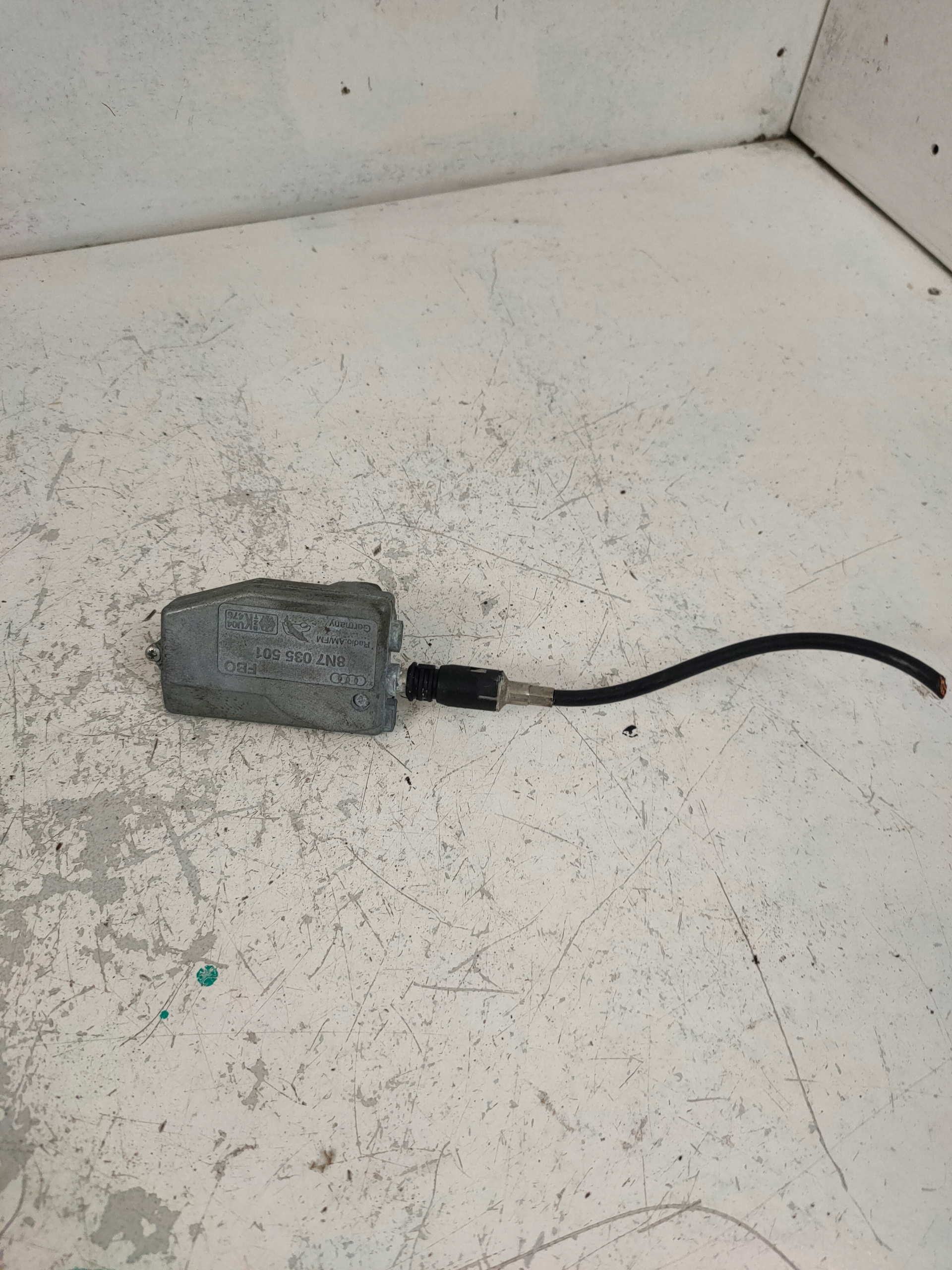 Усилитель антенны AUDI TT CABRIO 8N7035501