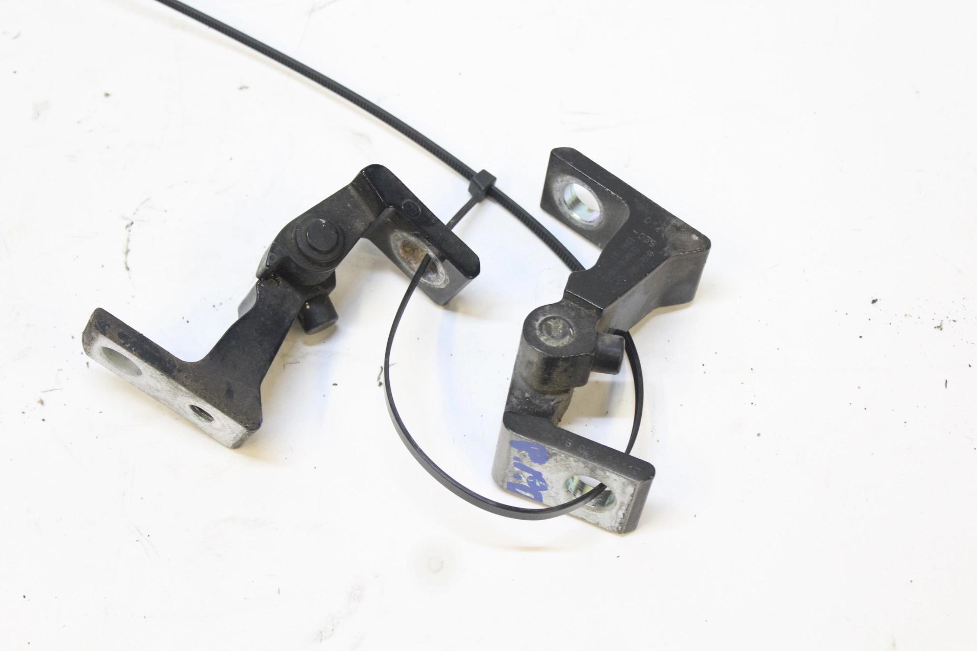 Audi A1 8X дверная петля правая 8x0831404b