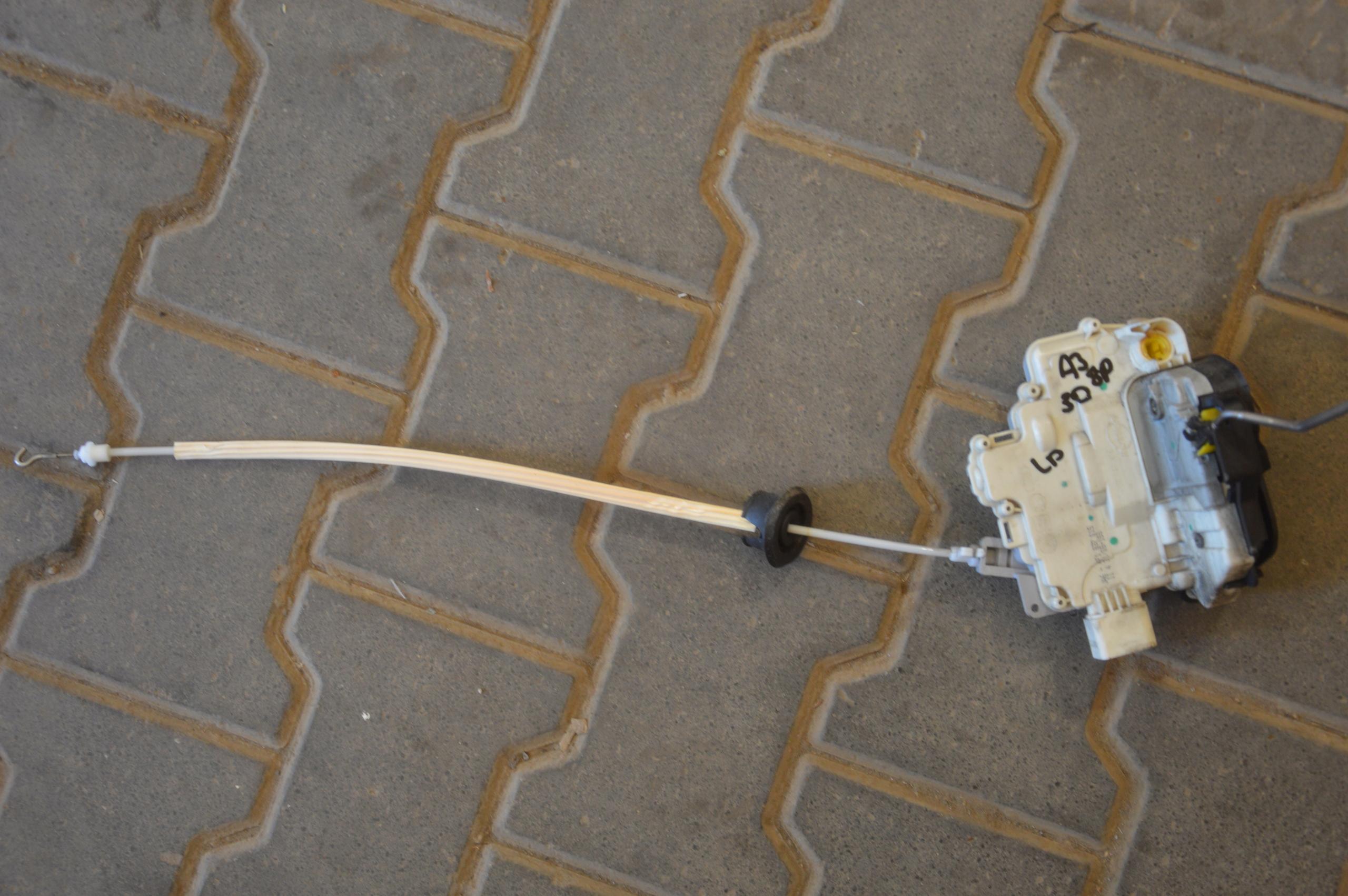 Audi A3 8P замок двери левый передний 4f1837015