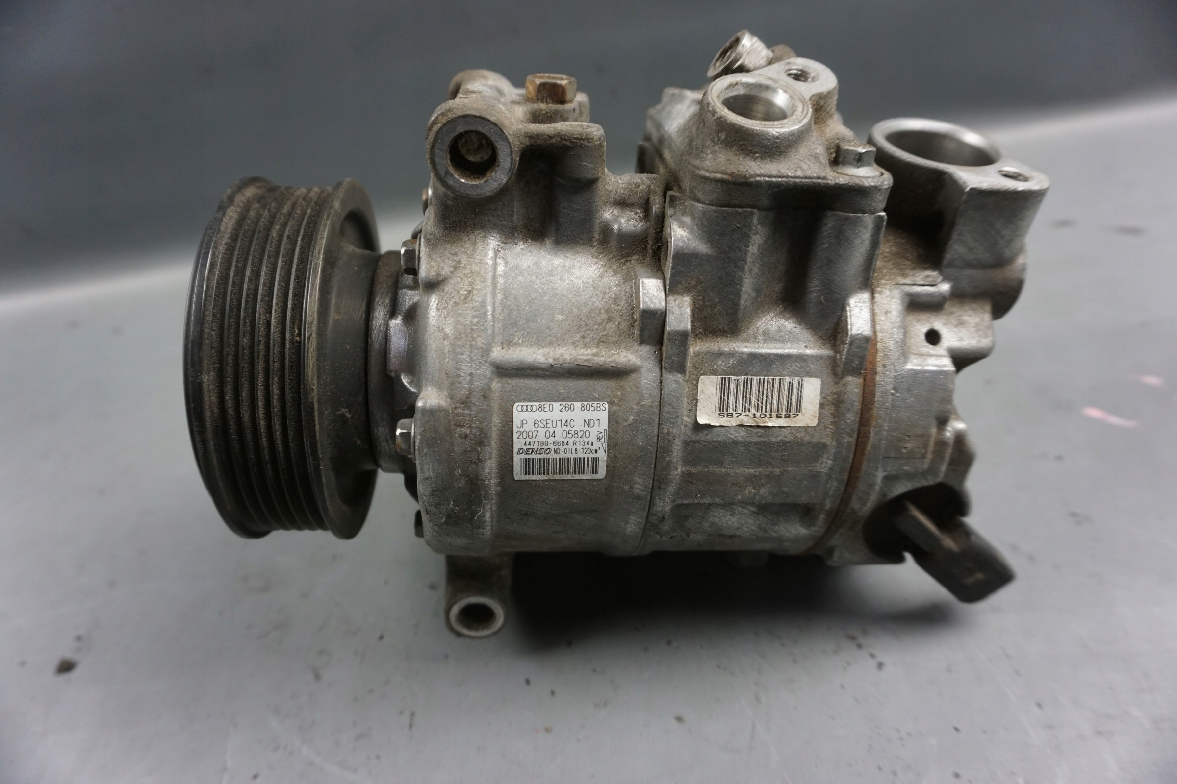 8E0260805AG 8E0260805AT - Audi A4 B6 B7 компресор кондиціонера 8e0260805bs