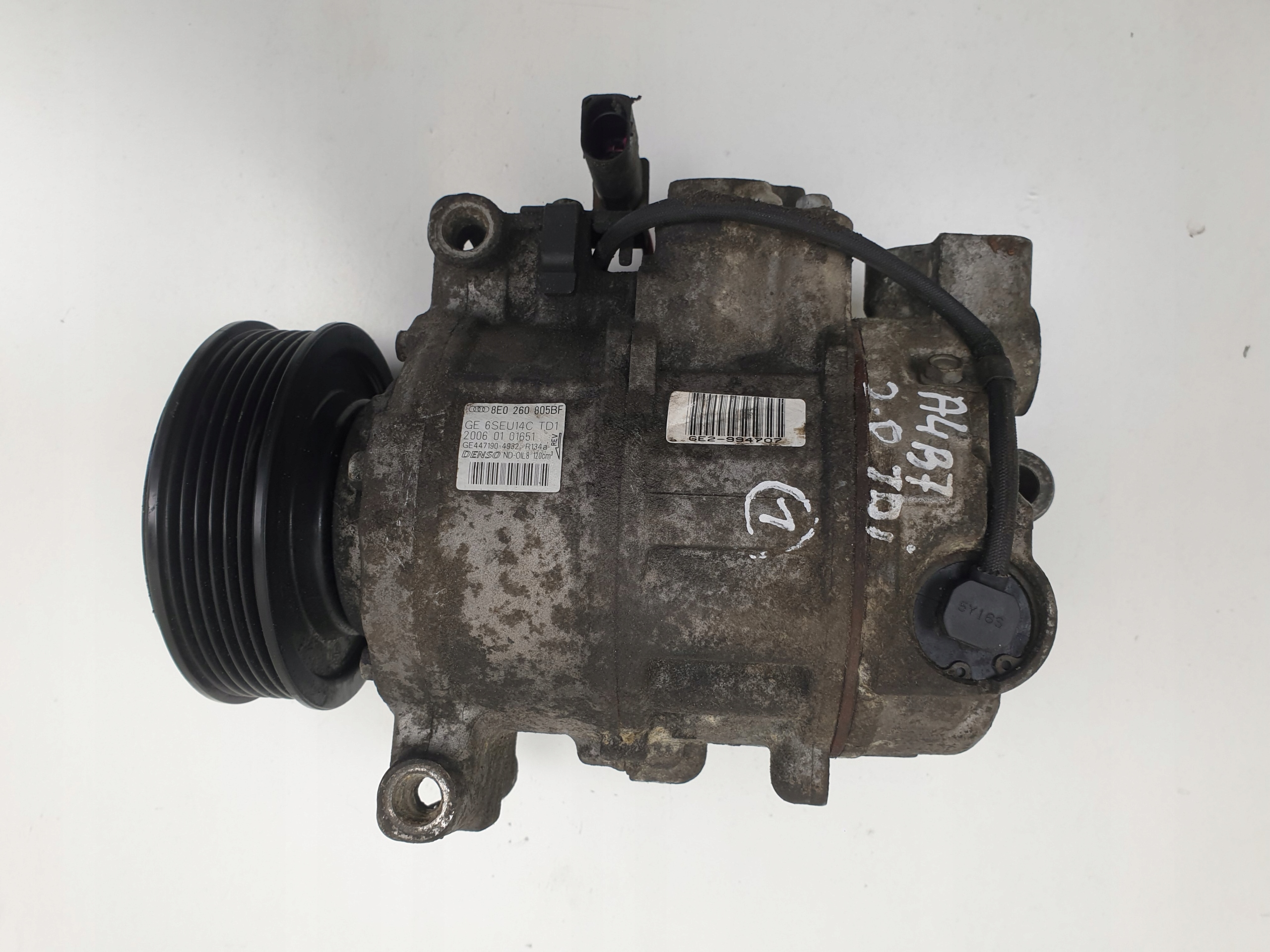 8E0260805BF - Audi A4 B7 2.0 TDI компресор кондиціонера насос