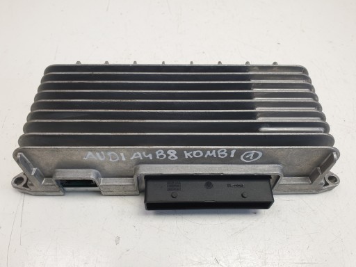 Audi A4 B8 усилитель радио 8T0035223AE