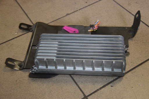 Audi A4 B8 усилитель 8t0035223ah