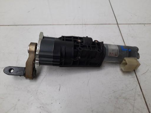 Audi A4 b9 привід багажника LH 8W9827851D