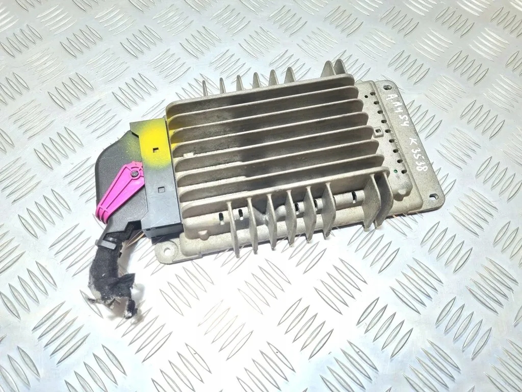 8E5035223C - Audi A4 S4 B7 8e 8h 2006 усилители