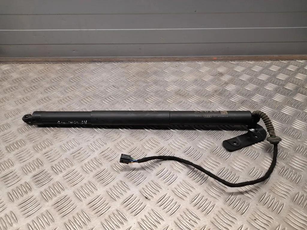 Audi A5 8w8827851c задня права сторона ущільнення