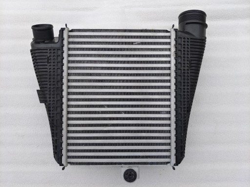 Інтеркулер радіатора audi a8 d5 правий 4n0145806j