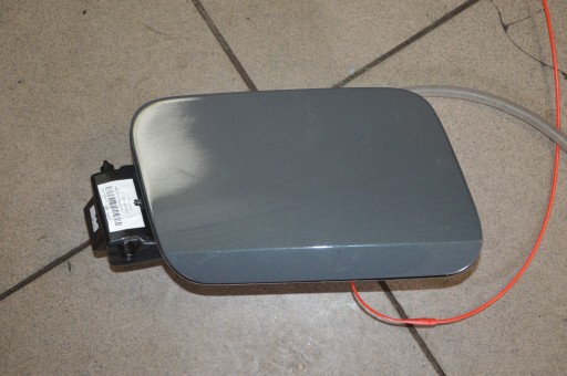 Лючок заливной горловины Audi Q2 LX7M 81A809906