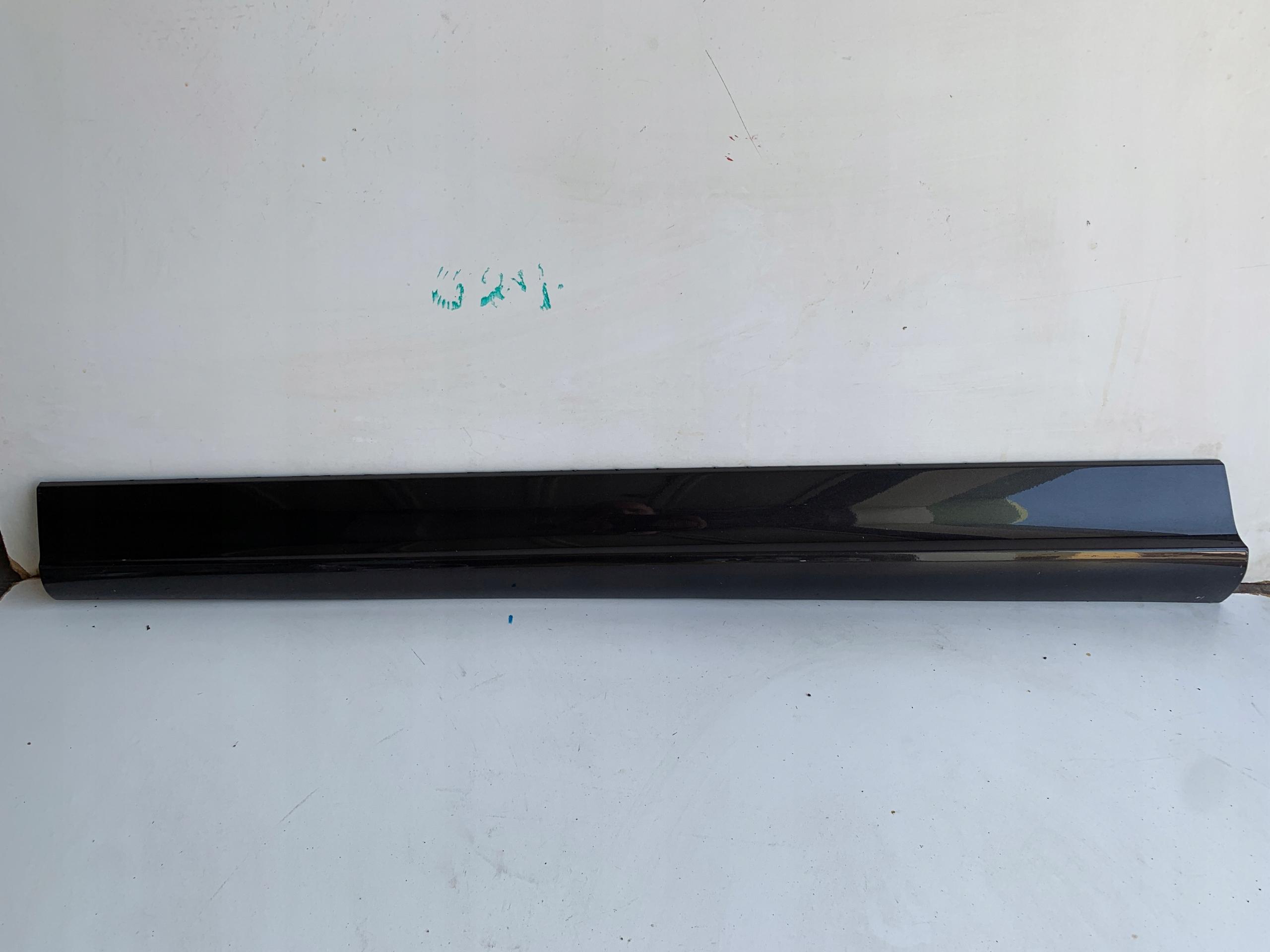 8R0853959B - Audi Q5 S-line накладка дверей ліва передня LZ7L