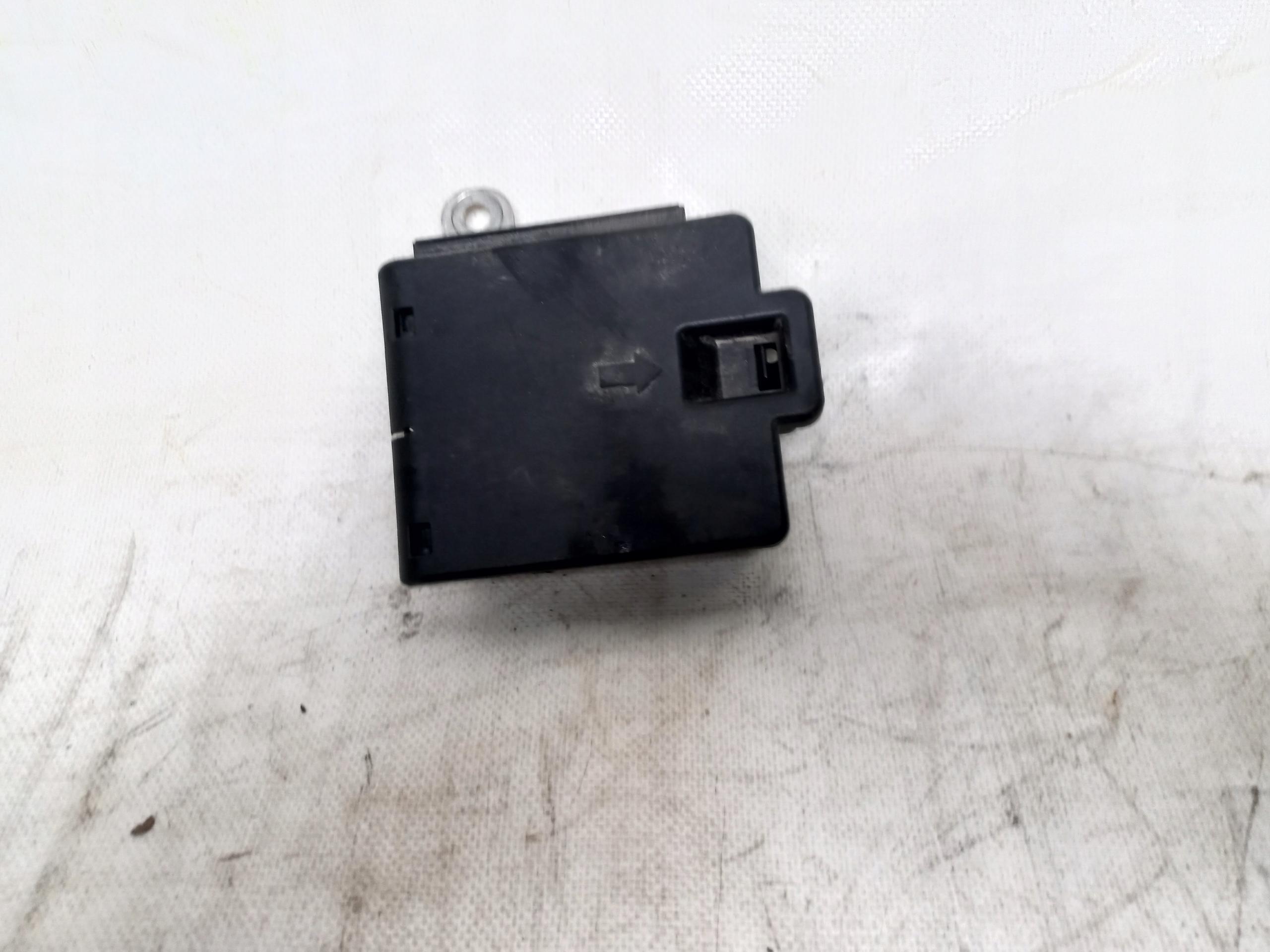 Audi Q7 15 - блок запобіжників 4m0941824an