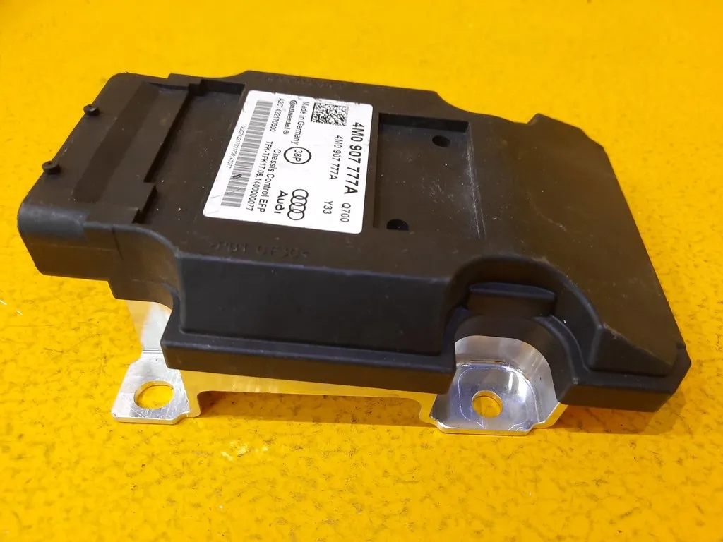 Audi Q7 TOUAREG III модуль EFP 4M0907777A