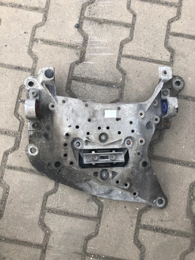 Audi A4 b9 лапа подушка коробки передач 8w0399262af