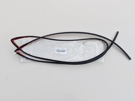A75571-05020 - Avensis T27 седан заднее стекло люк прокладка 09-18