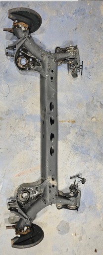 Задня вісь vw polo vi gti 2q0