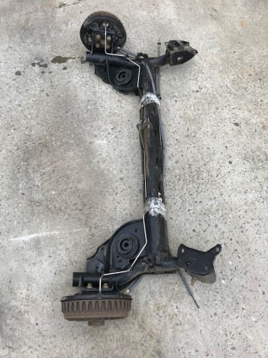 Задній промінь осі задній dacia logan ii mcv 555011165r 14rok