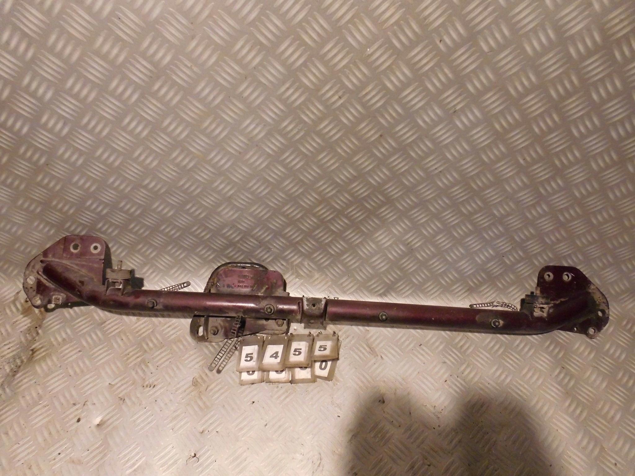 Ремінна балка Audi 80 B4 нижня передня передня