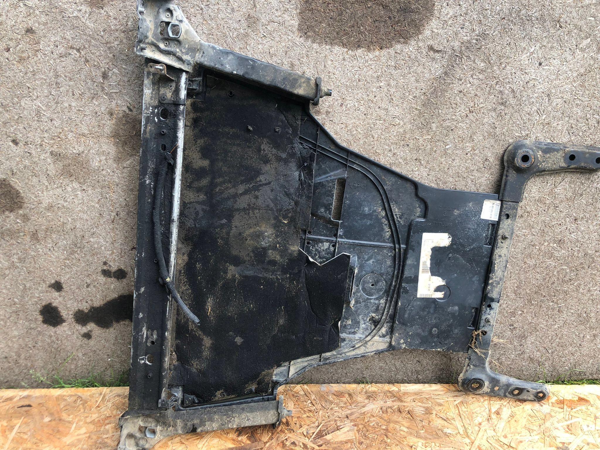 758900007R - БАЛКА ПОД РАДИАТОРЫ ЗАЩИТА ДВИГАТЕЛЯ SCENIC III