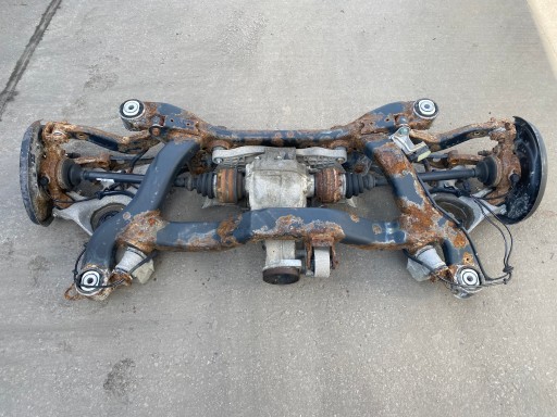 Задній промінь audi a4 b7 wagon 3.0 tdi