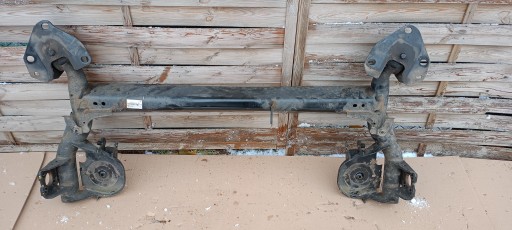 555117070R J92 - Задній промінь dacia lodgy dokker 12-20rok 555117070 оригінал