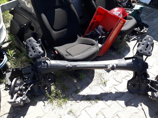 Задній промінь задній ос peugeot 2008 ii ds3 перехрестя