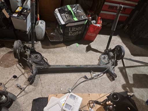 40 - Балка задньої підвіски mazda 2 -dj-dl