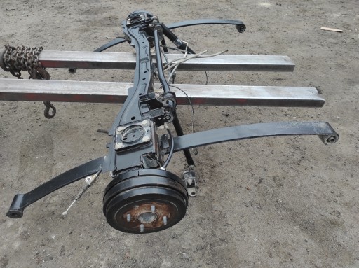 Nissan nv 200 підвісна задня променя