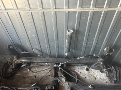 42110-0D140, 421100D141 - Toyota yaris ii задня підвіска промінь ii iii барабанні гальма