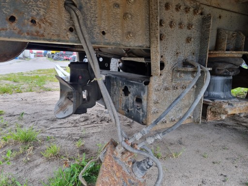 БАЛКА НИЖНЯ НАВІСКА DAF 45 LF