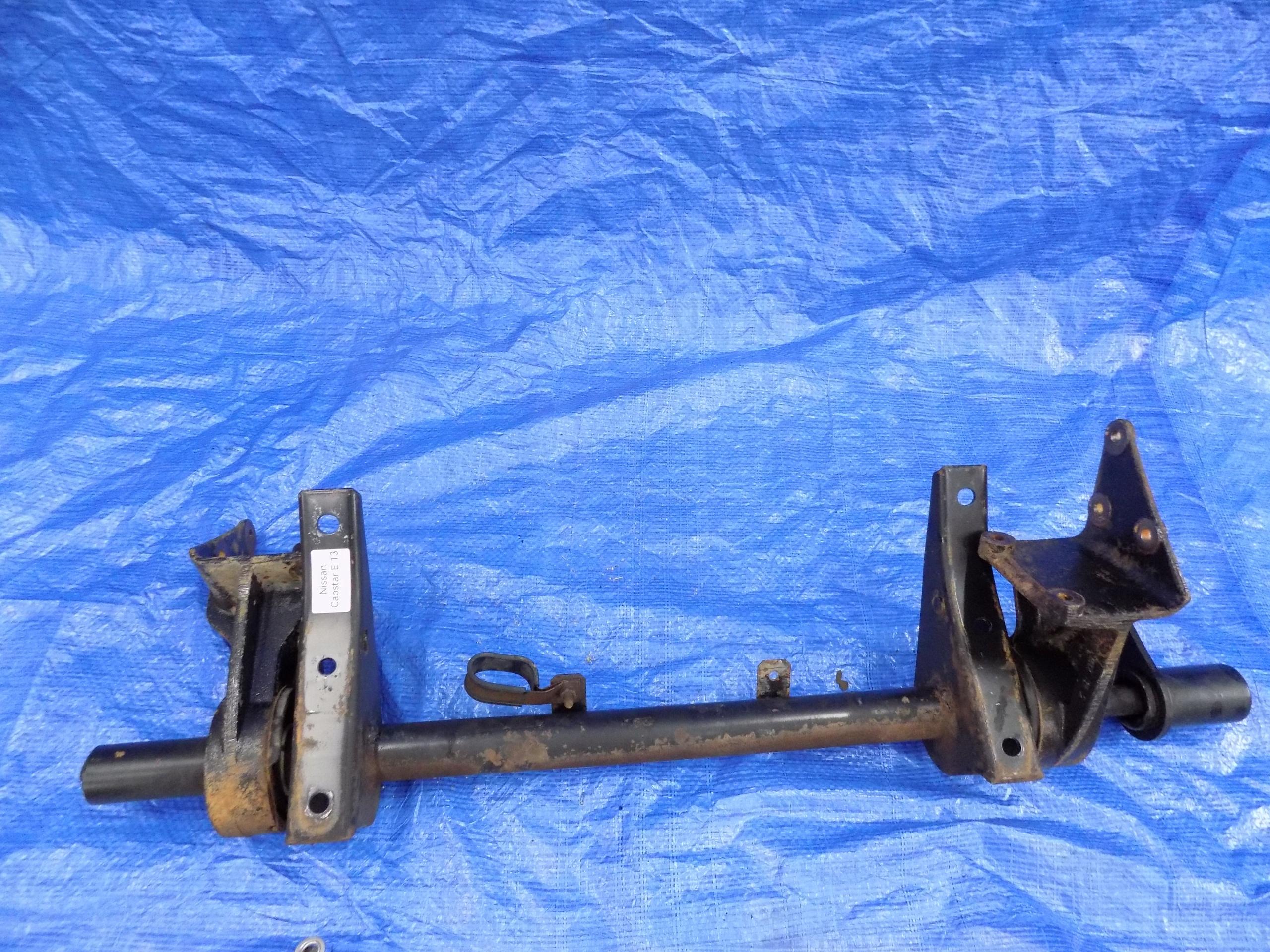 БАЛКА ШАРНИР КРЕПЛЕНИЕ КАБИНЫ CABSTAR E 98-06R 3,0