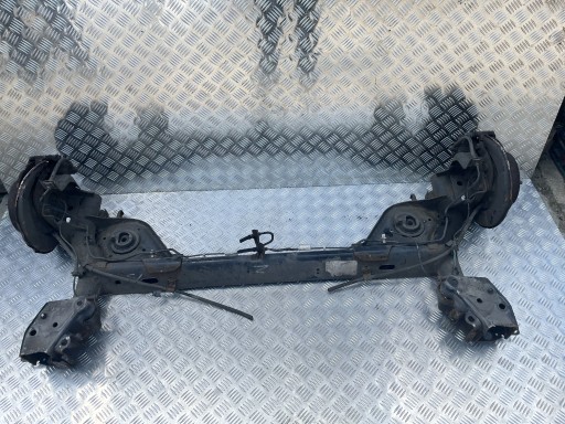 PU16744C - Луч подвески задней оси nissan juke и f15 lift 14- 1,5 dci