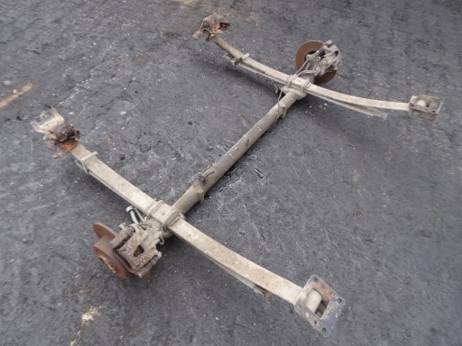 Основная балка задней подвески и без хомутов