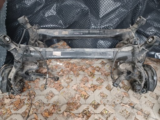 Задня задня підвісна променя qashqai 2 j11 kadjar