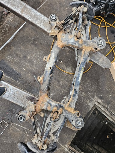 E82 E88 - Балка подвески задние поперечные рычаги поперечный рычаг bmw e81 e90 e91 e92 e87 eu 06'