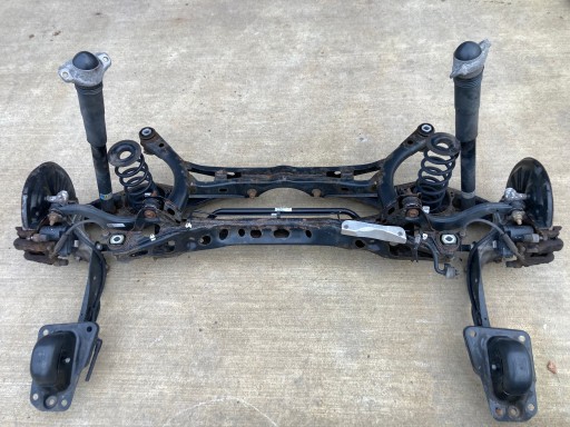 3Q0505447 - Подвеска луча заднее vw passat b8