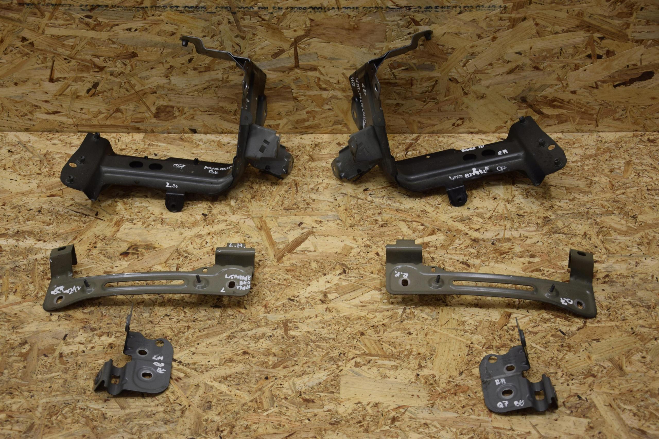 4M0821131E - Листовое крепление крыла l / P 3шт AUDI Q7 21R